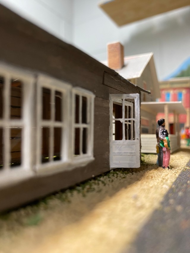 Store building, street, people, house, gravel