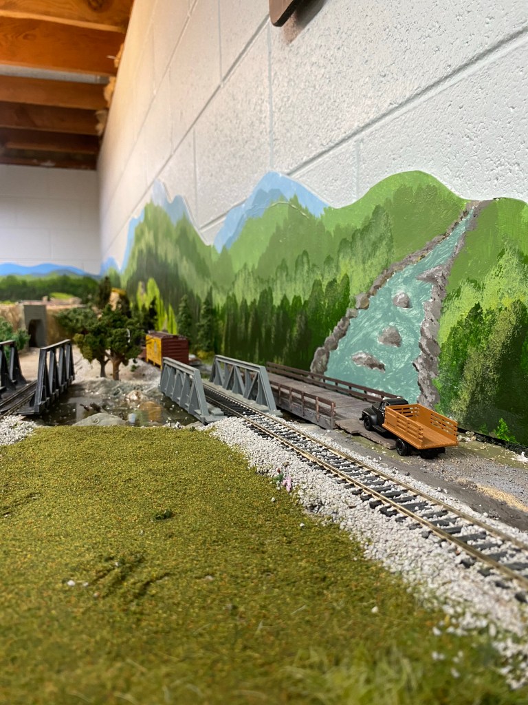 Grass, track, bridges, backdrop, truck