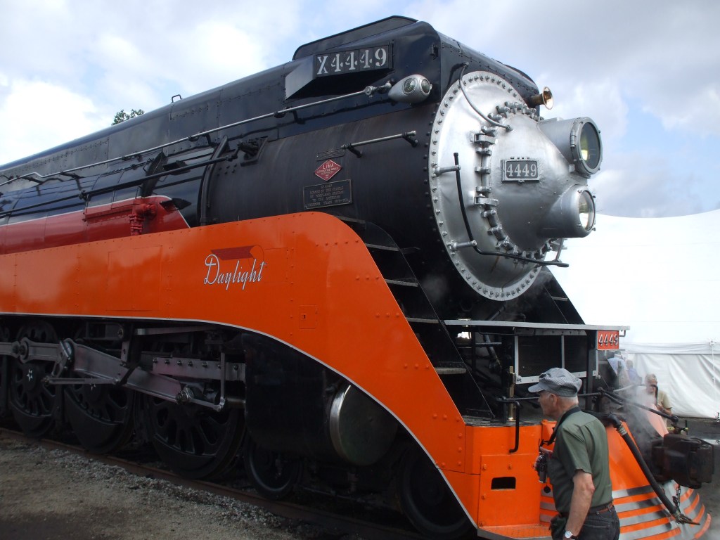 The beautiful "Daylight" Southern Pacific