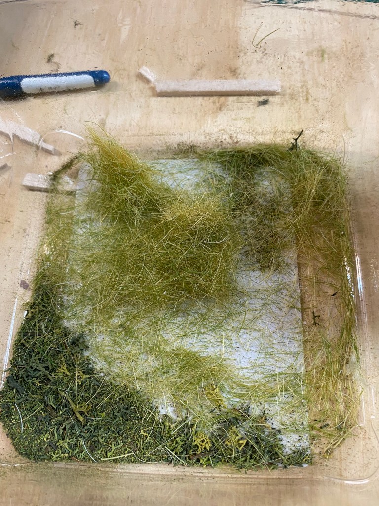 7mm Woodland Scenics static grass and brown grass mixed