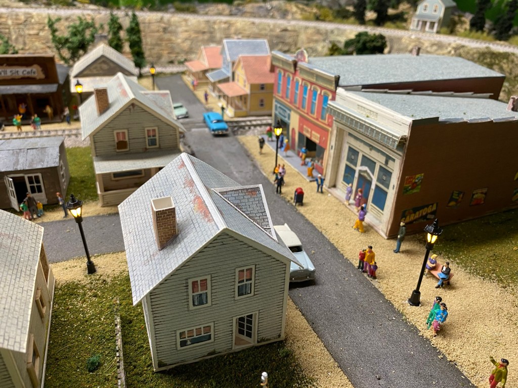 Maple Valley, houses, people, street lights, streets