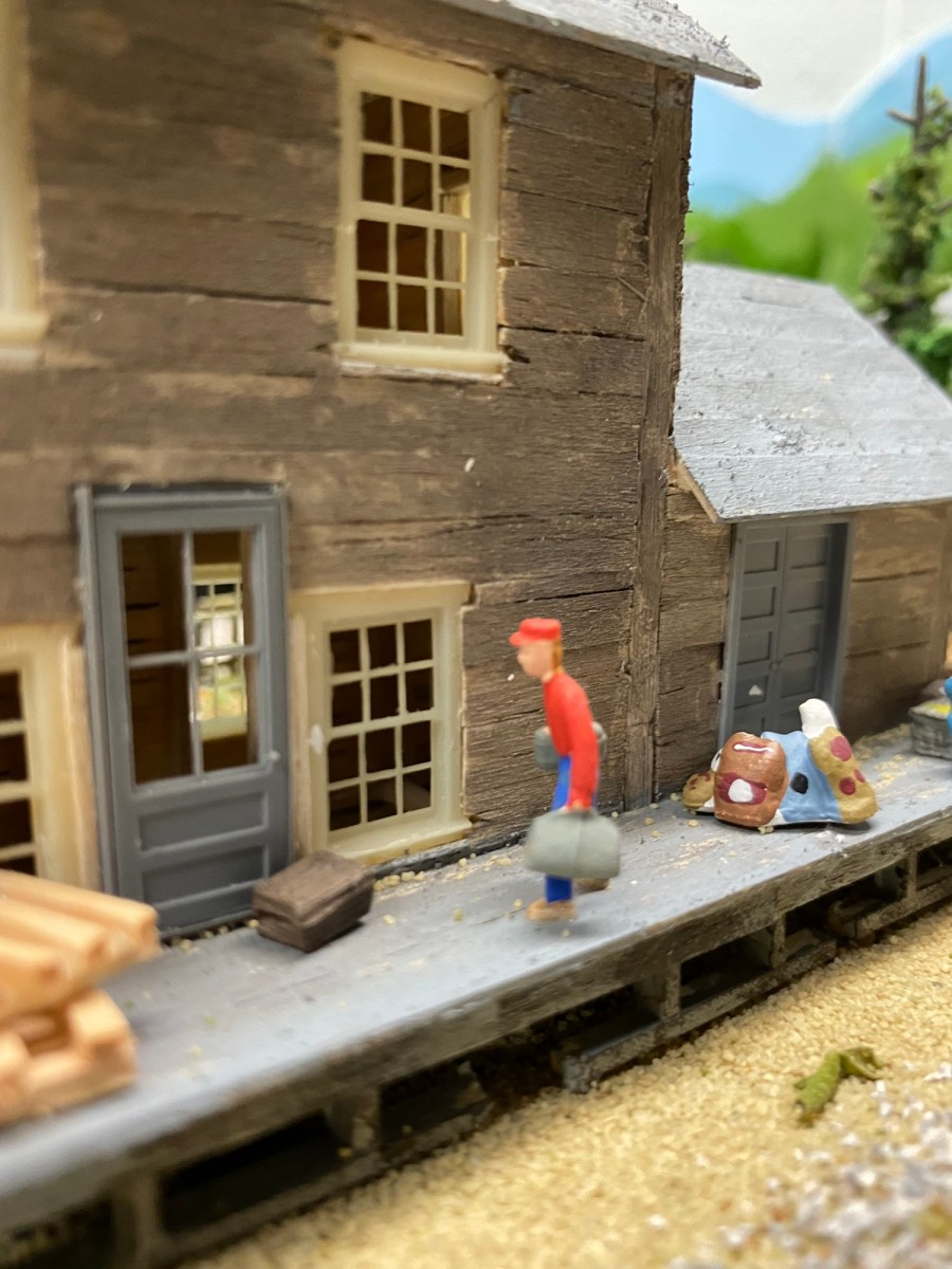 Building, loading dock, worker, pallets